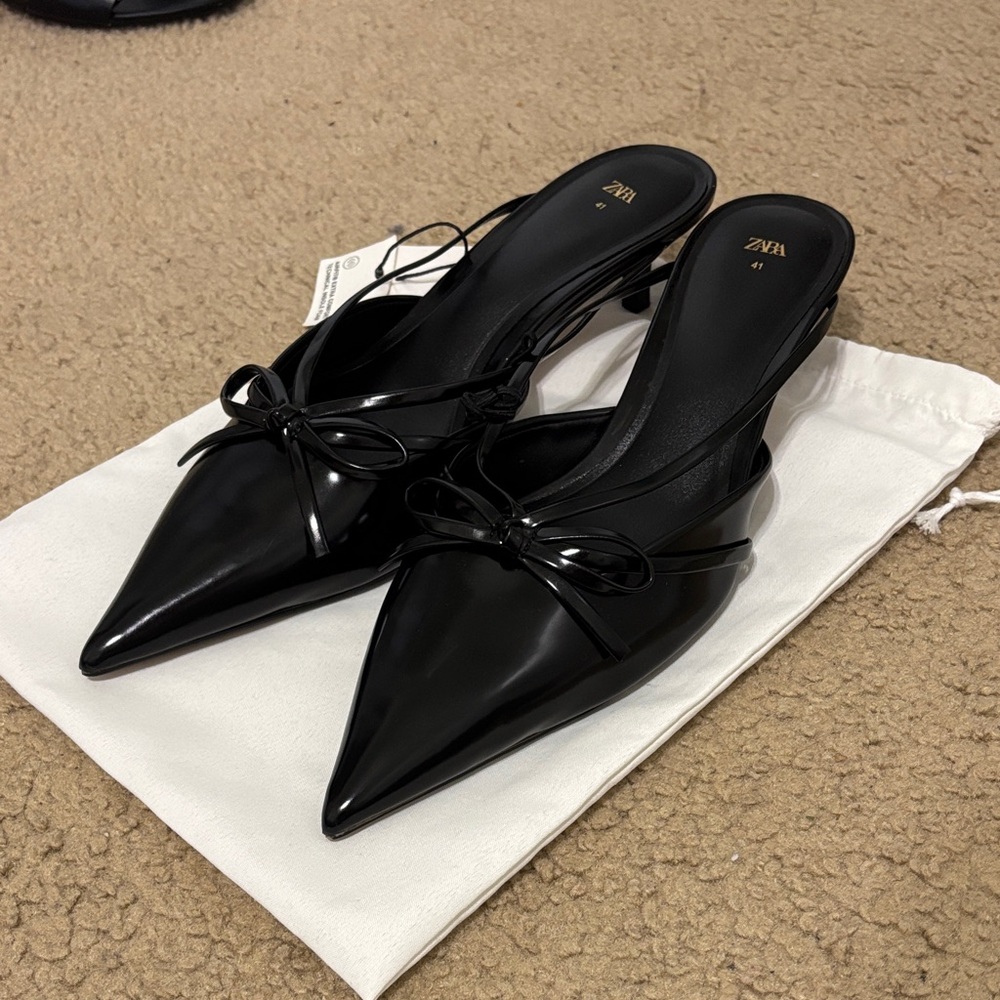 Zara Black Pointed Toe Heels with Bow